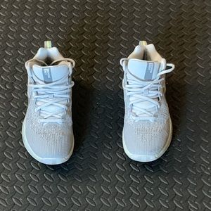 Nike zoomed Rev size 9.5